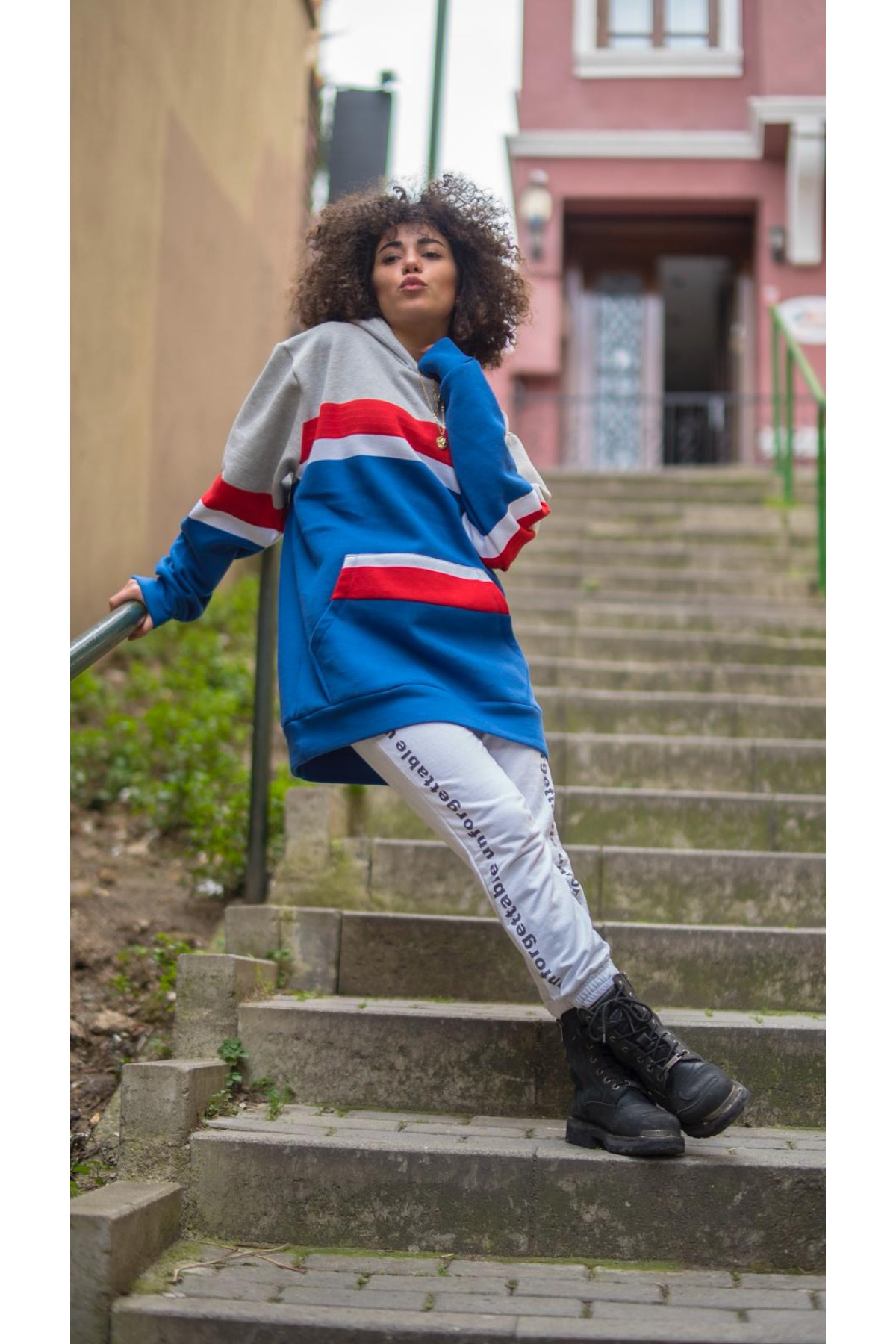Mavi Renkli Kadın Sweatshirt